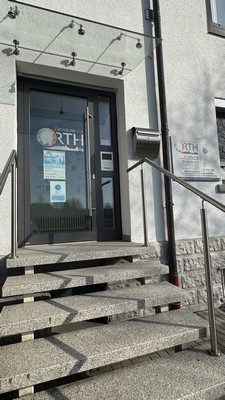 aussenansicht-zahnaerzte-vor-ort-in-schwalmstadt-treysa-bild-1-vorschau.jpg